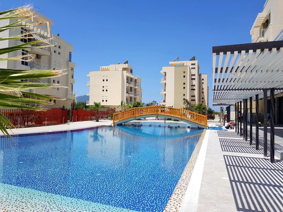 Flori Beach Apartment Radhime Exterior photo